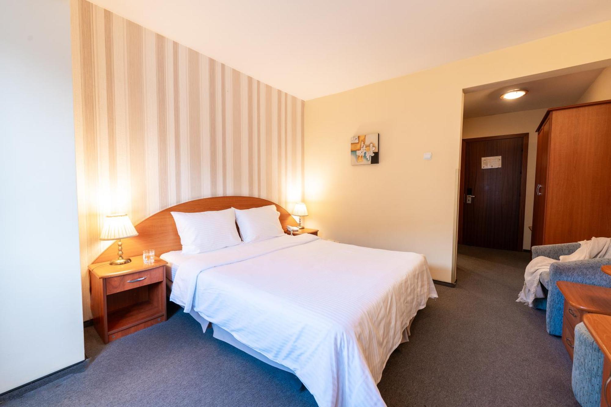 Hotel Sinaia Ngoại thất bức ảnh